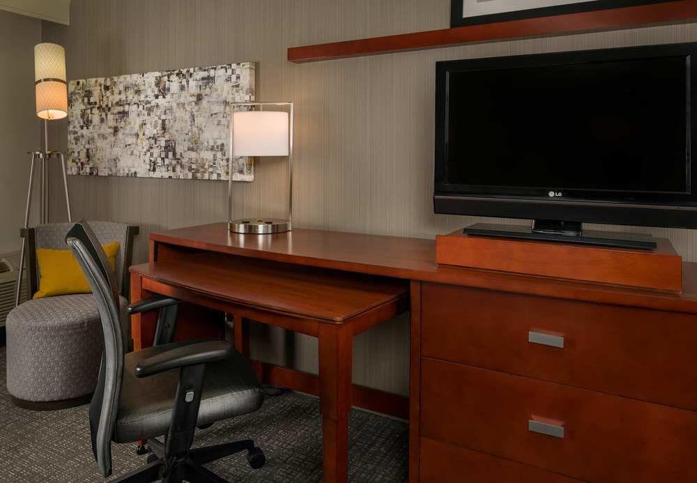 Courtyard By Marriott New Haven Orange Hotel Eksteriør billede