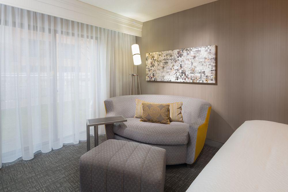 Courtyard By Marriott New Haven Orange Hotel Eksteriør billede