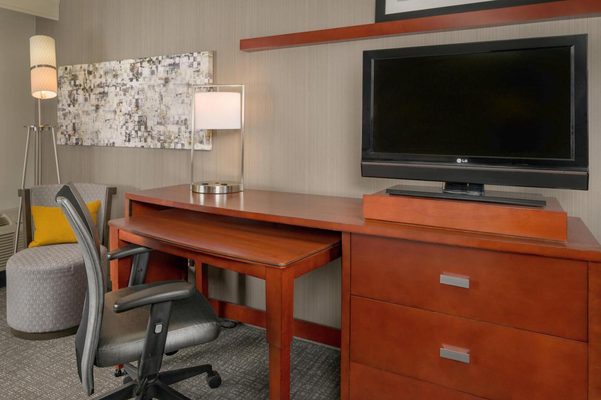 Courtyard By Marriott New Haven Orange Hotel Eksteriør billede